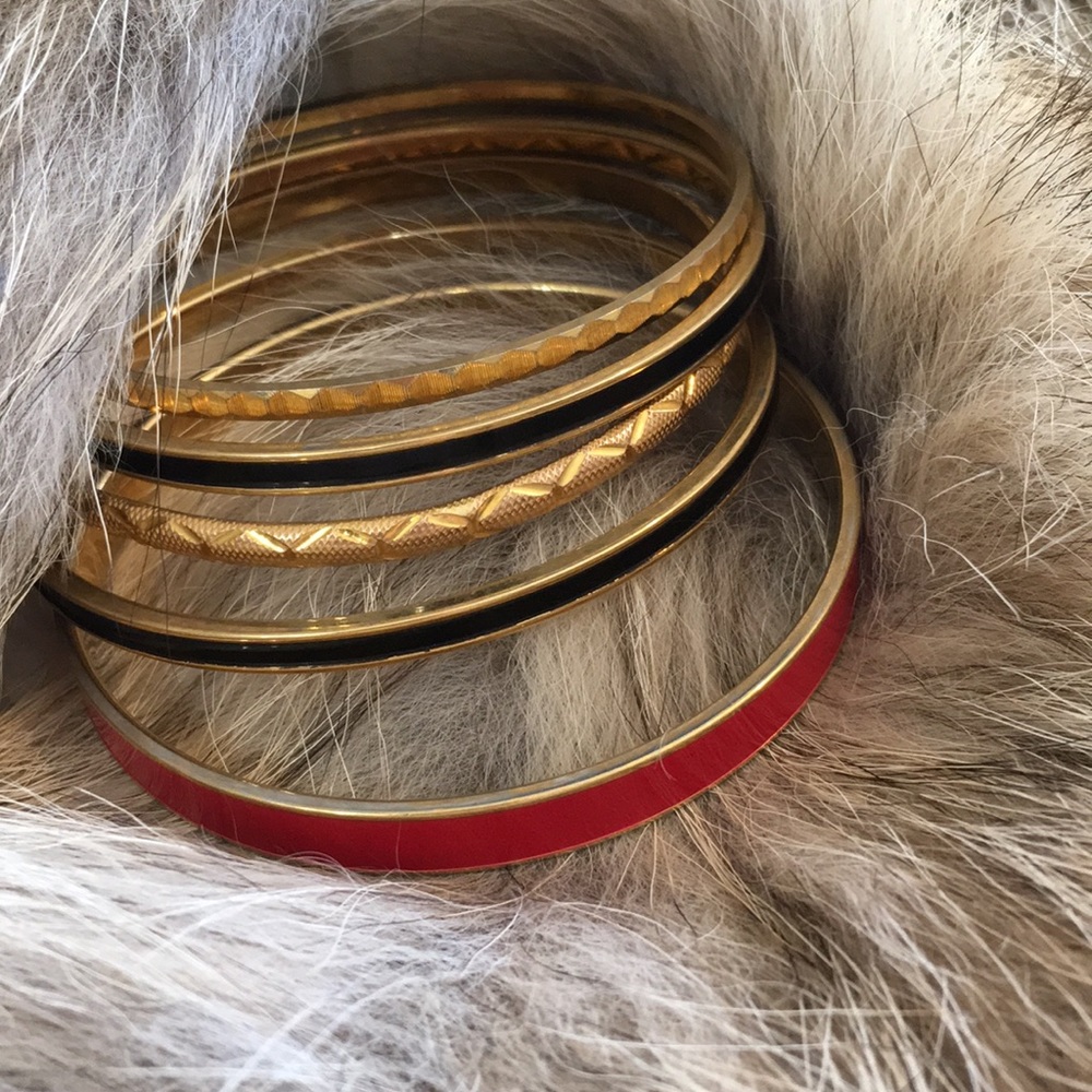 💜 HP 💜Gold bangle set, inscribed "MONET"